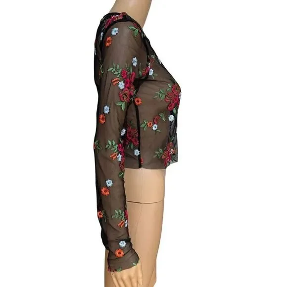 Urban Outfitters Sheer mesh Embroidered Black Floral Crop Top Size S NWT - Picture 4 of 9